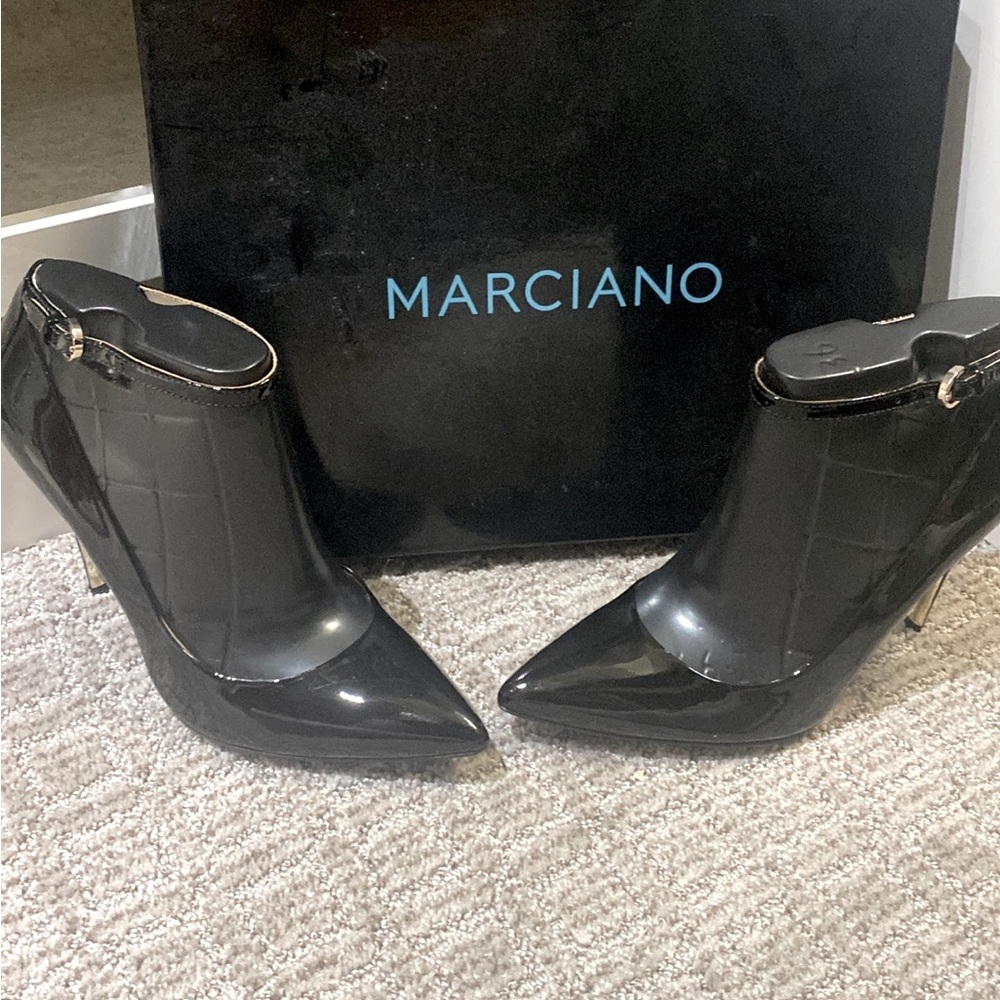 Marciano Patton heels size 6